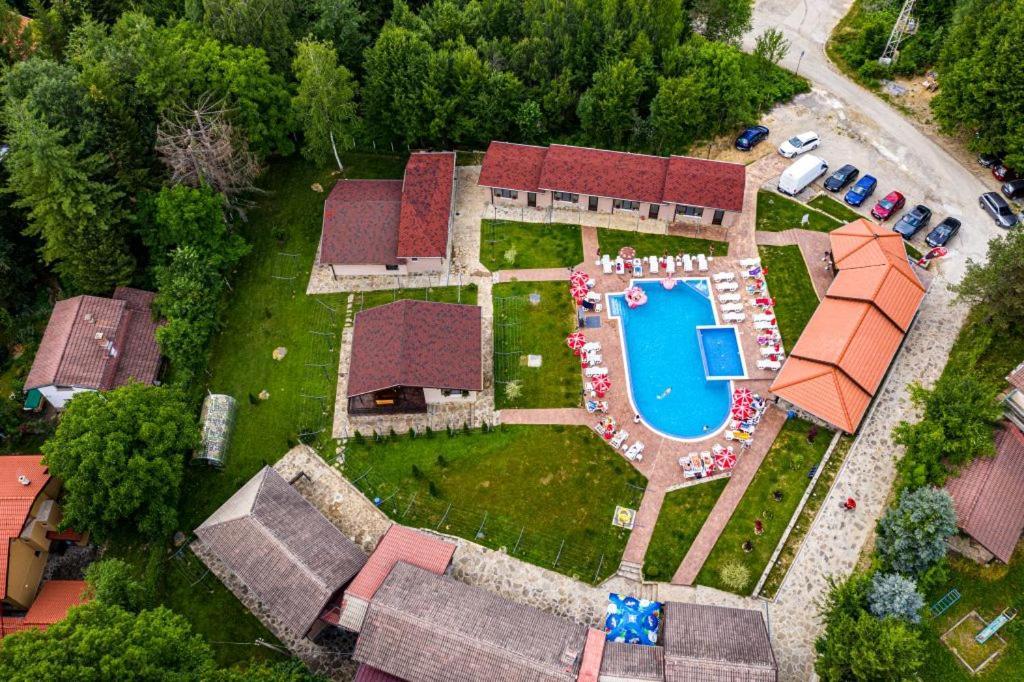 Хотелски Комплекс Саня Aprilzi Exterior foto